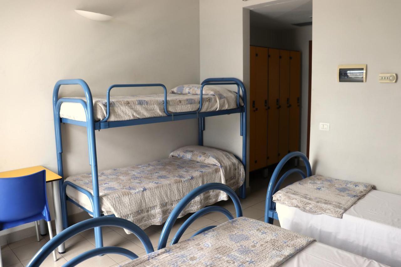 Ostello Del Porto Lovere Luaran gambar